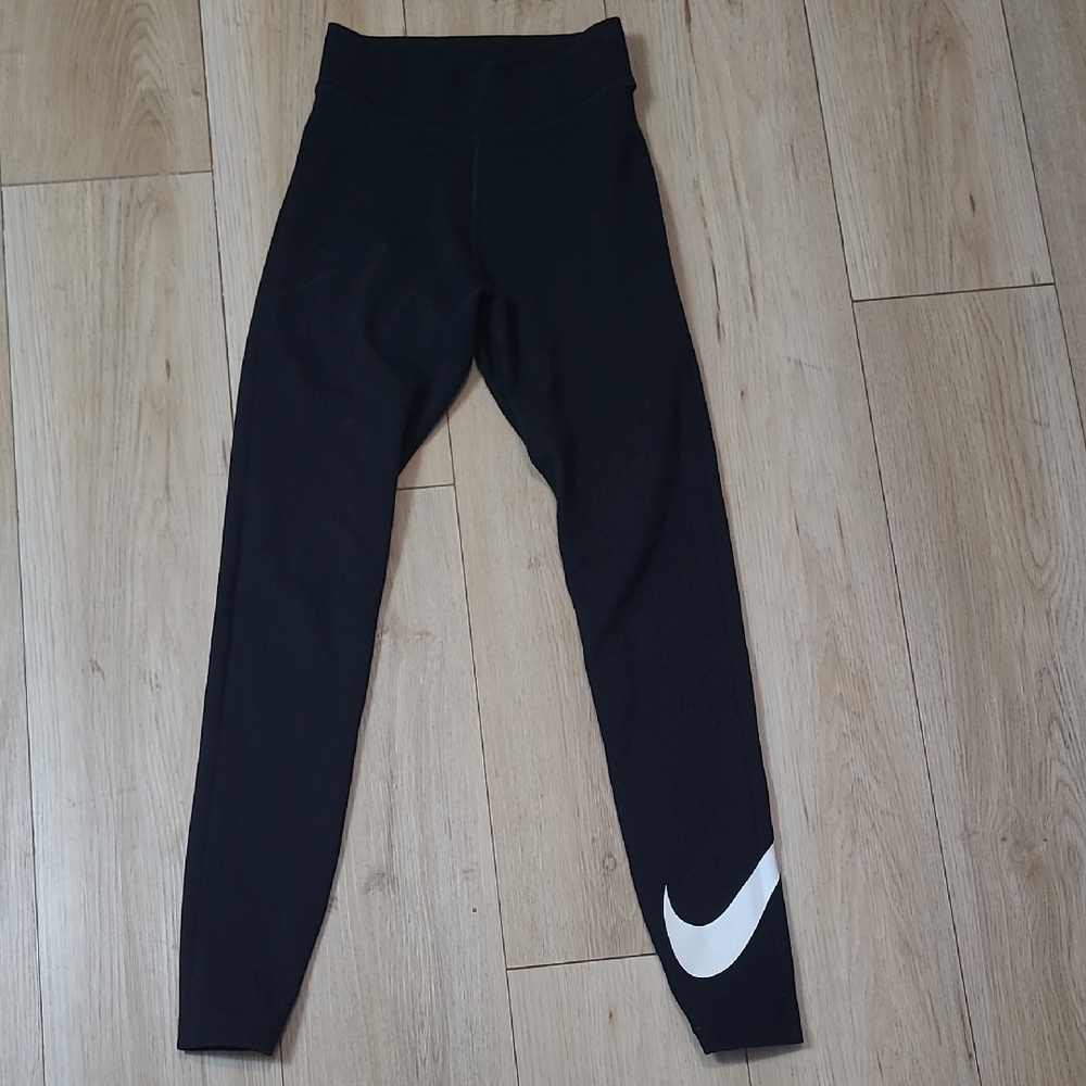 Nike  Black and White Leggings Size Xs